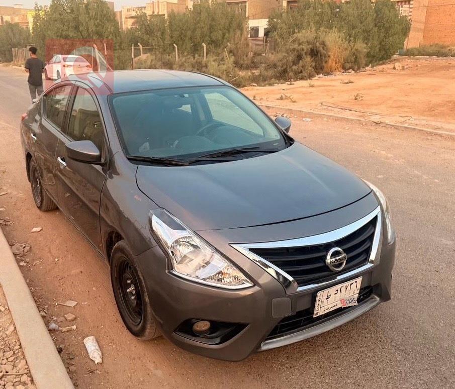 نيسان فيرسا